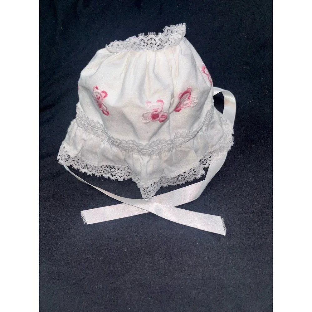 Feltman Bros Vtg Baby Bonnet White Pink embroidered Teddy Bear Lace Ribbon Tie